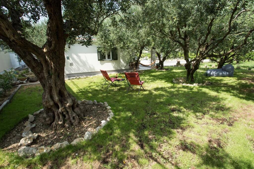 Lodge Jomi Kaštel Novi Extérieur photo