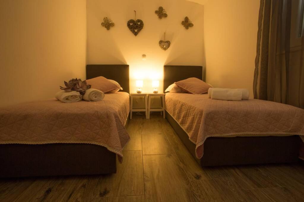Lodge Jomi Kaštel Novi Extérieur photo